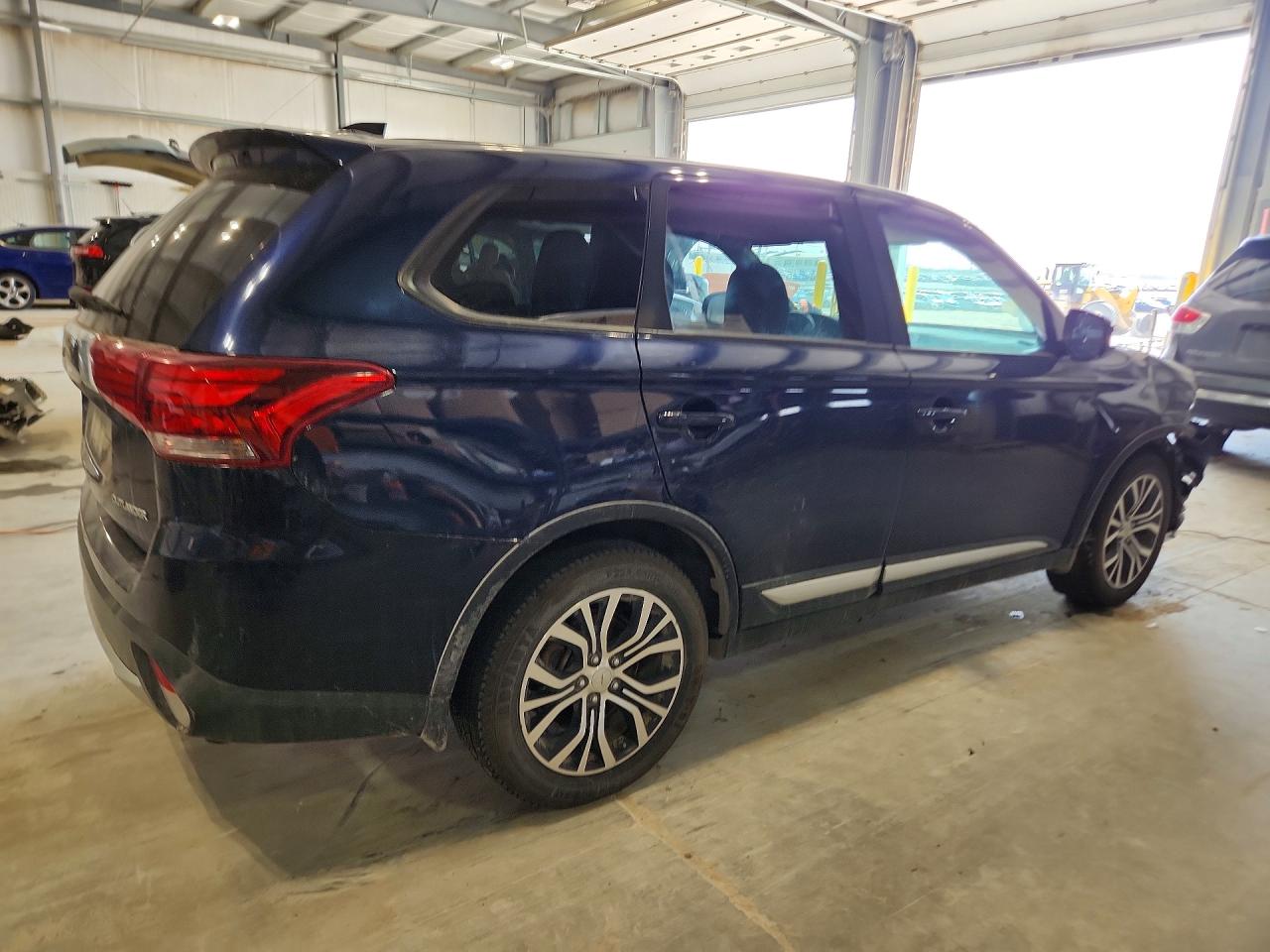 2017 MITSUBISHI OUTLANDER ES — снимка 3