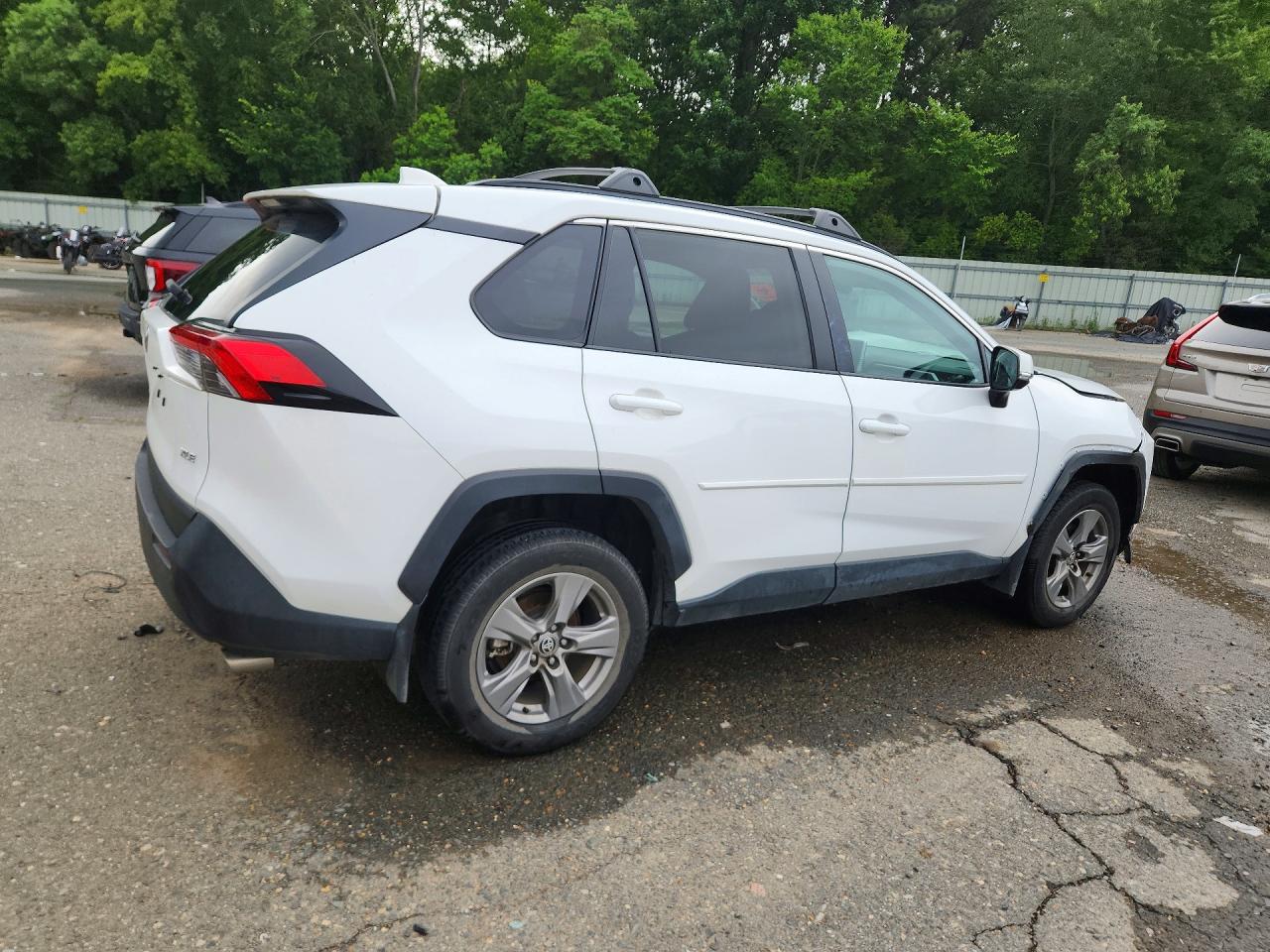 2024 TOYOTA RAV4 XLE — снимка 3
