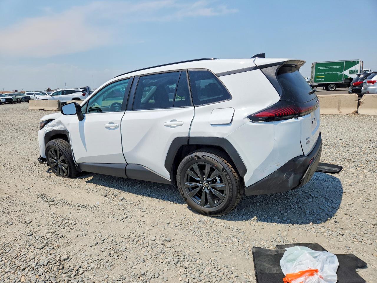 2026 TOYOTA RAV4 XLE PREMIUM — снимка 2