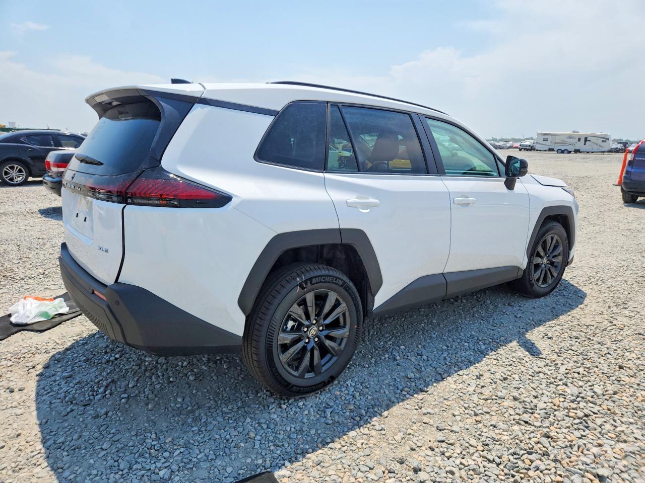 2026 TOYOTA RAV4 XLE PREMIUM — снимка 3