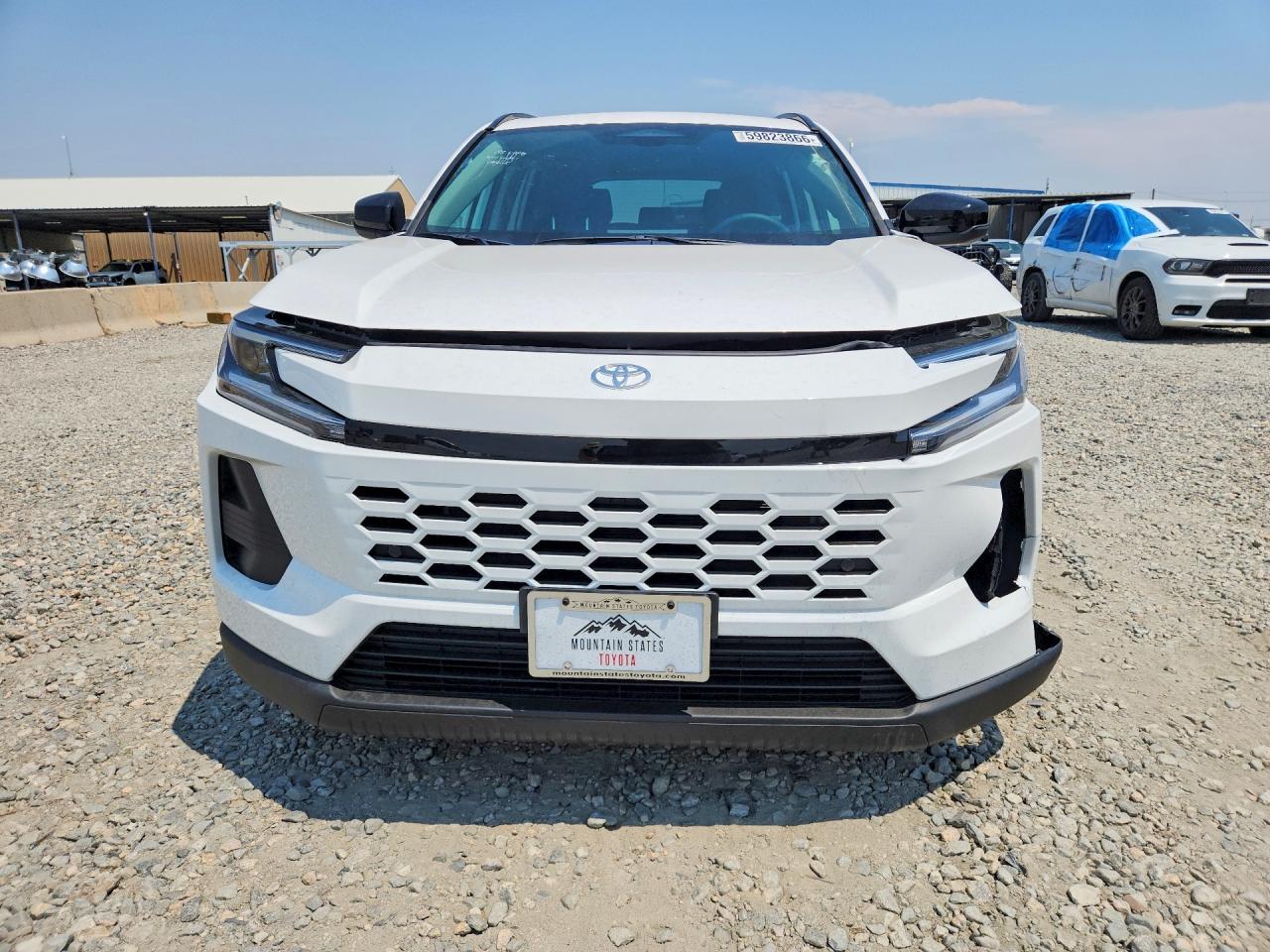 2026 TOYOTA RAV4 XLE PREMIUM — снимка 5