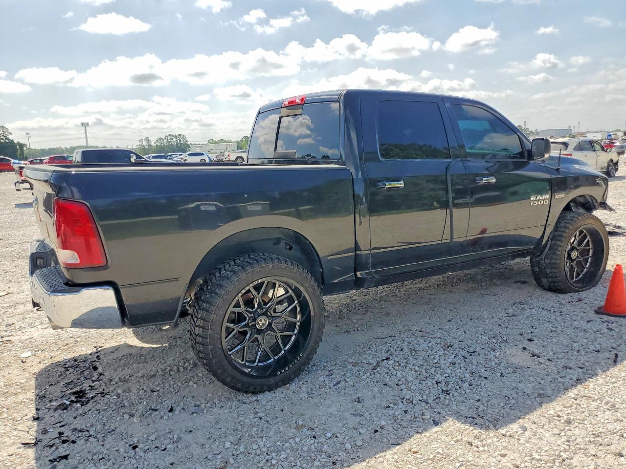 2016 RAM 1500 SLT — снимка 3