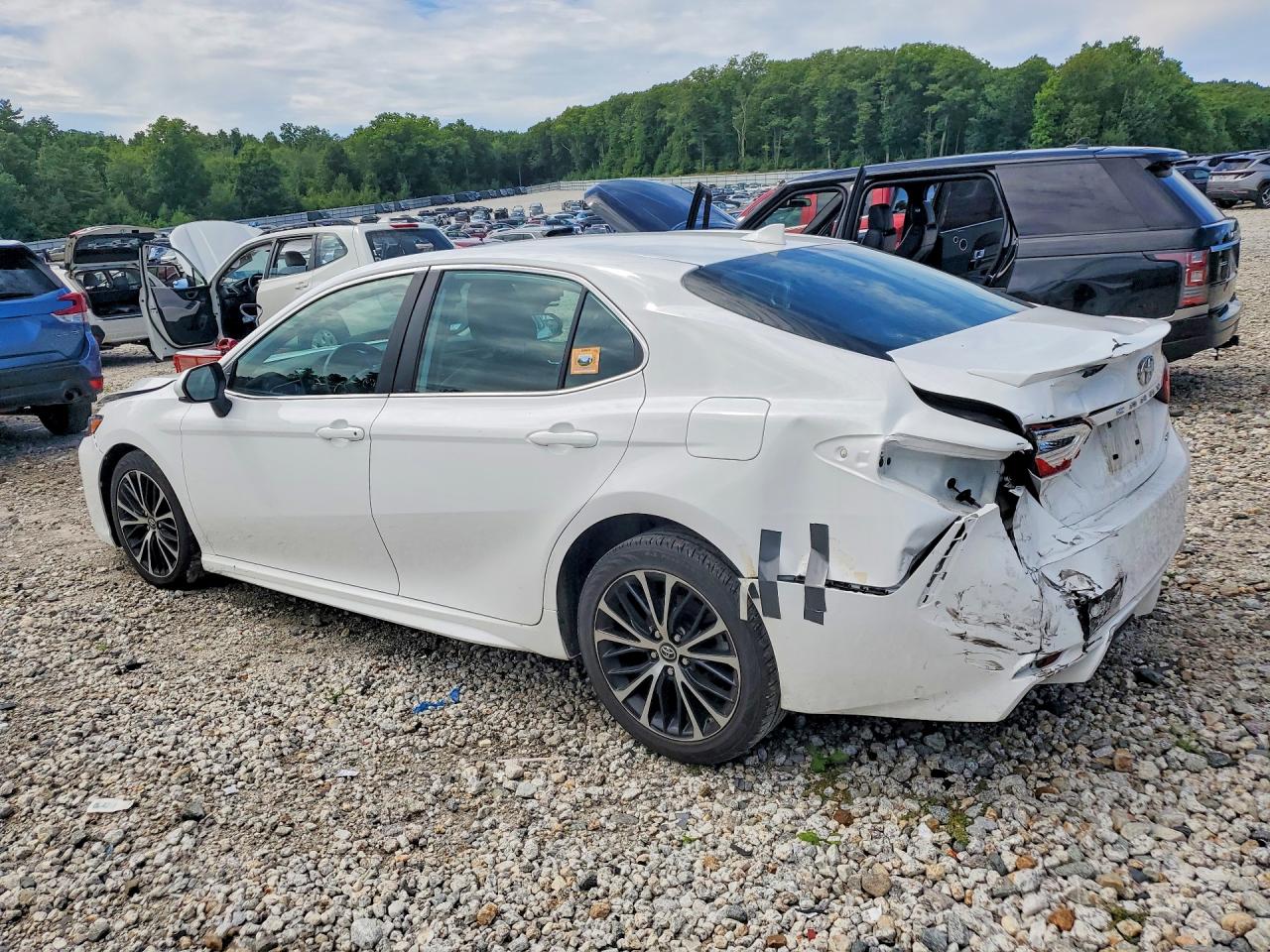 2019 TOYOTA CAMRY SE — снимка 2