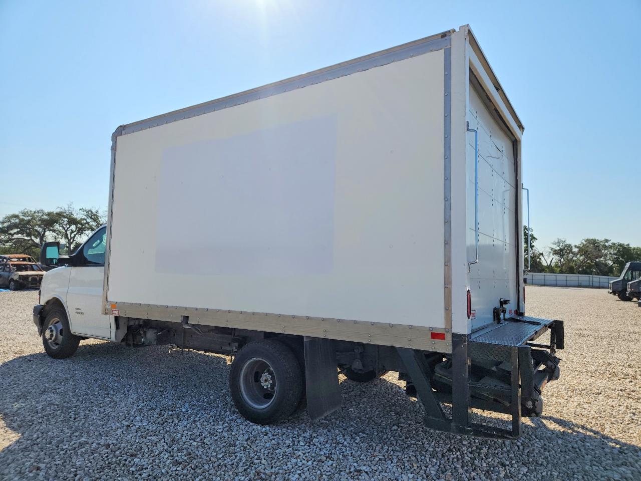 2020 CHEVROLET EXPRESS G4500 — снимка 2