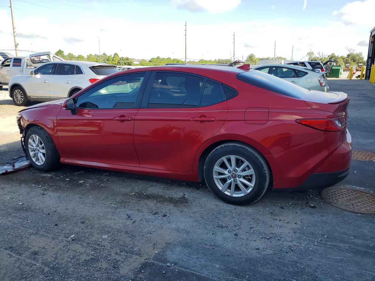 2025 TOYOTA CAMRY LE — снимка 2