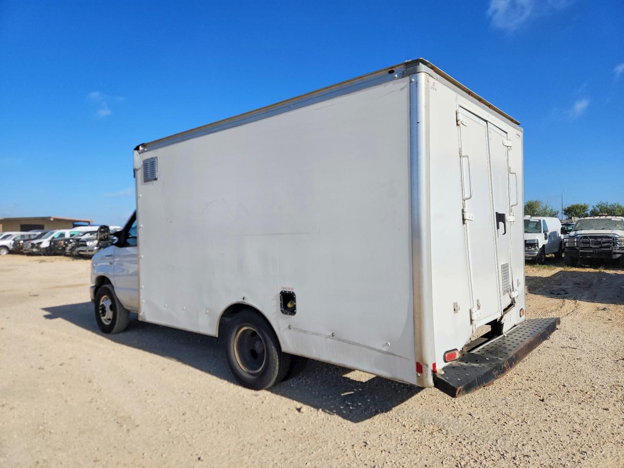 2018 FORD E350 E350 SUPER DUTY CUTAWAY VAN — снимка 2