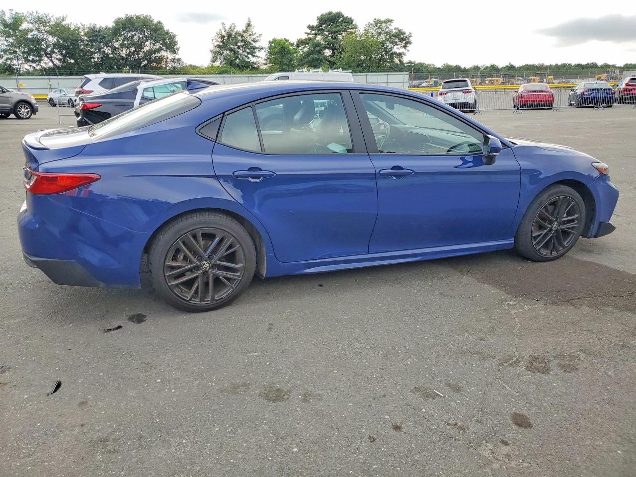 2025 TOYOTA CAMRY SE — снимка 3