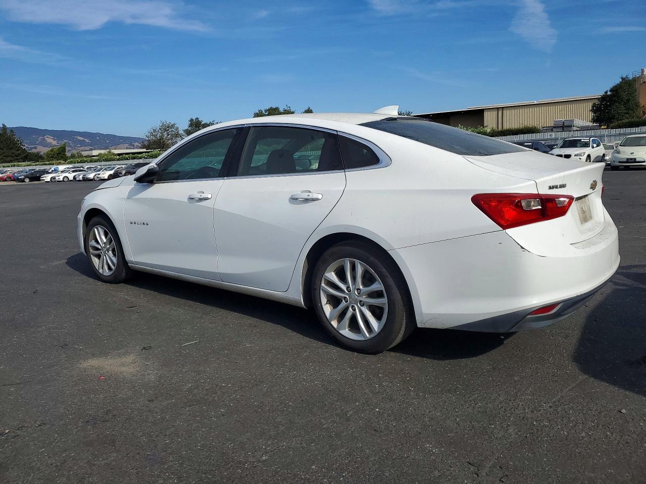 2017 CHEVROLET MALIBU LT — снимка 2