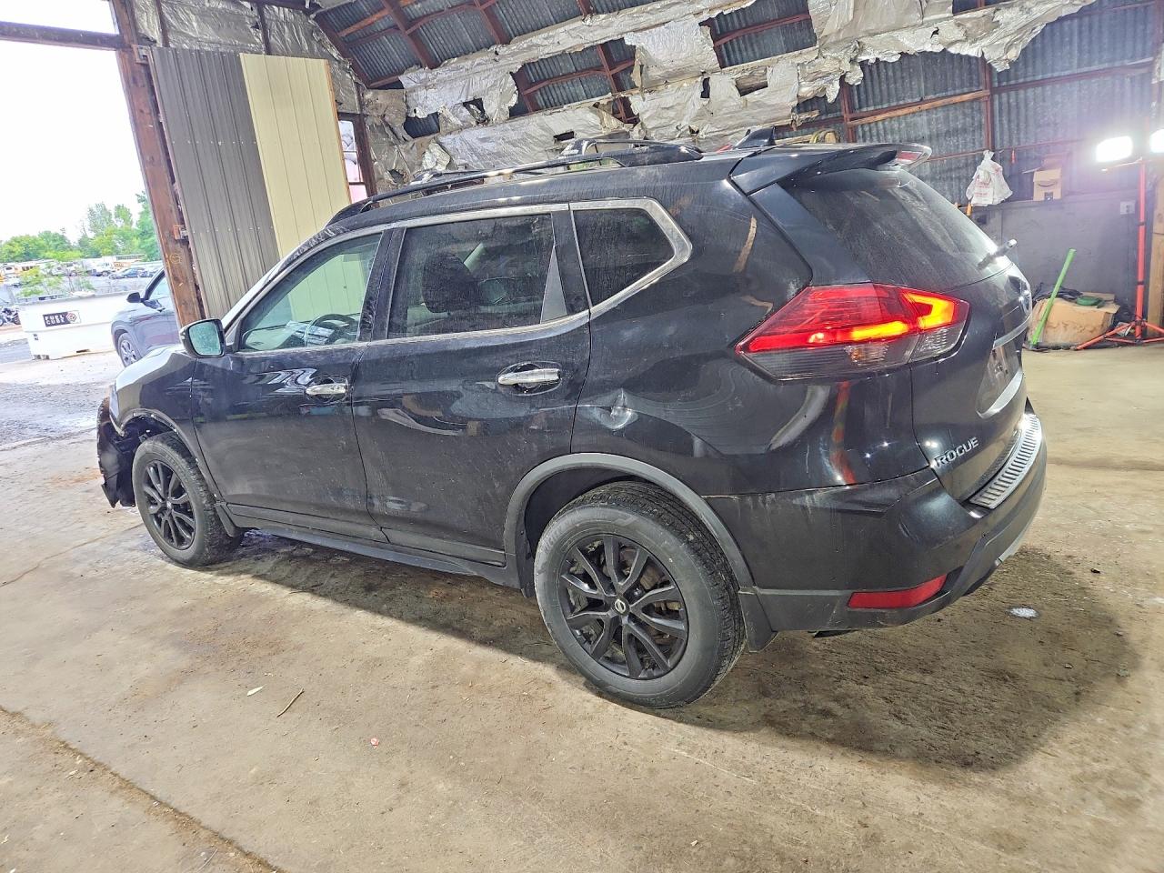 2017 NISSAN ROGUE SV — снимка 2