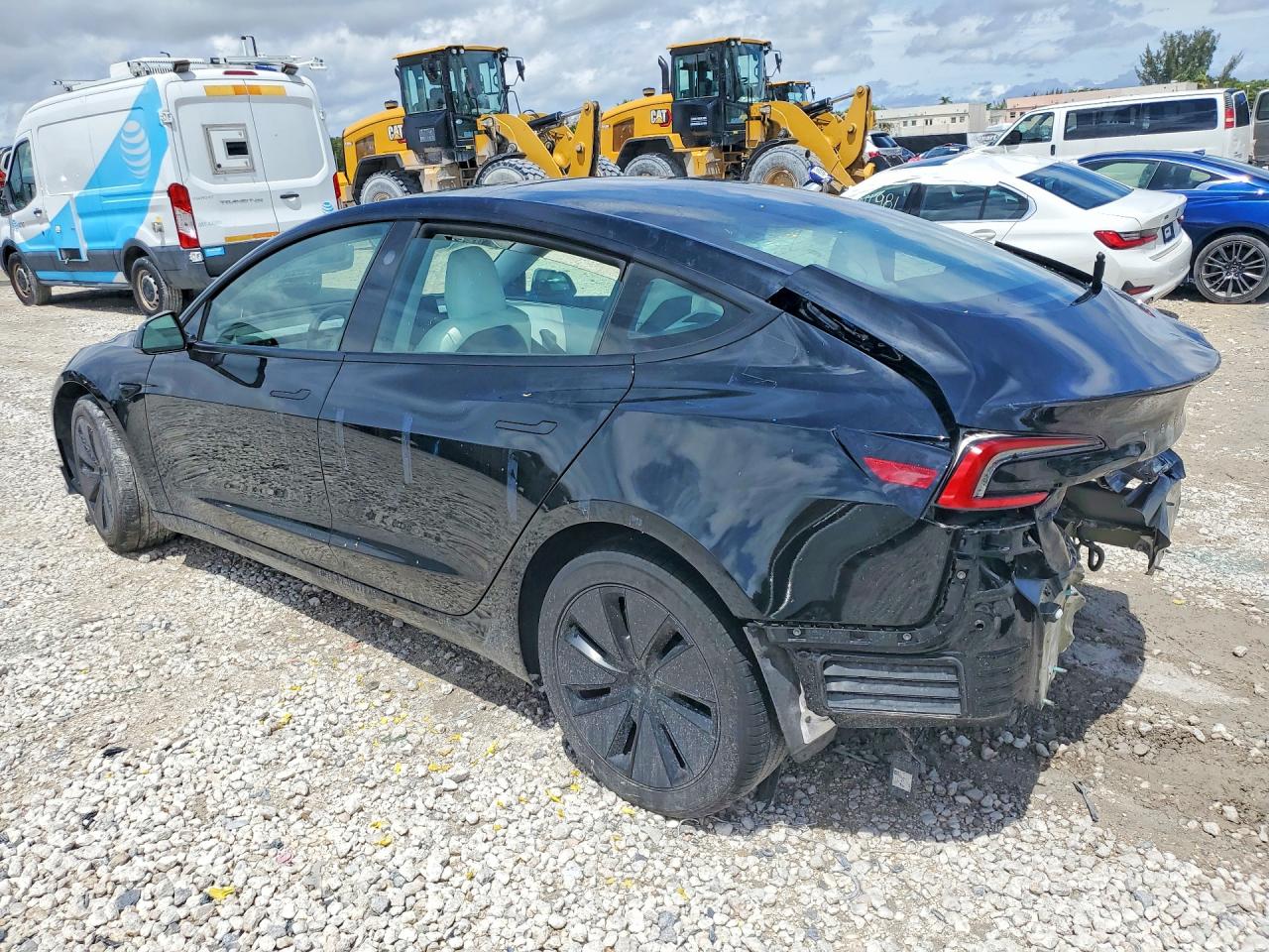 2025 TESLA MODEL 3 — снимка 2