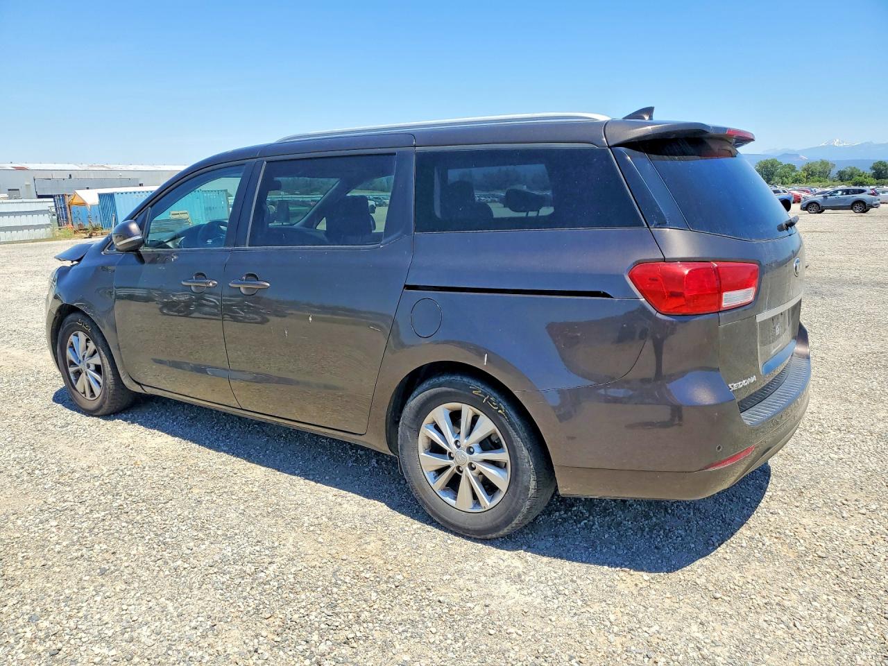 2016 KIA SEDONA LX — снимка 2