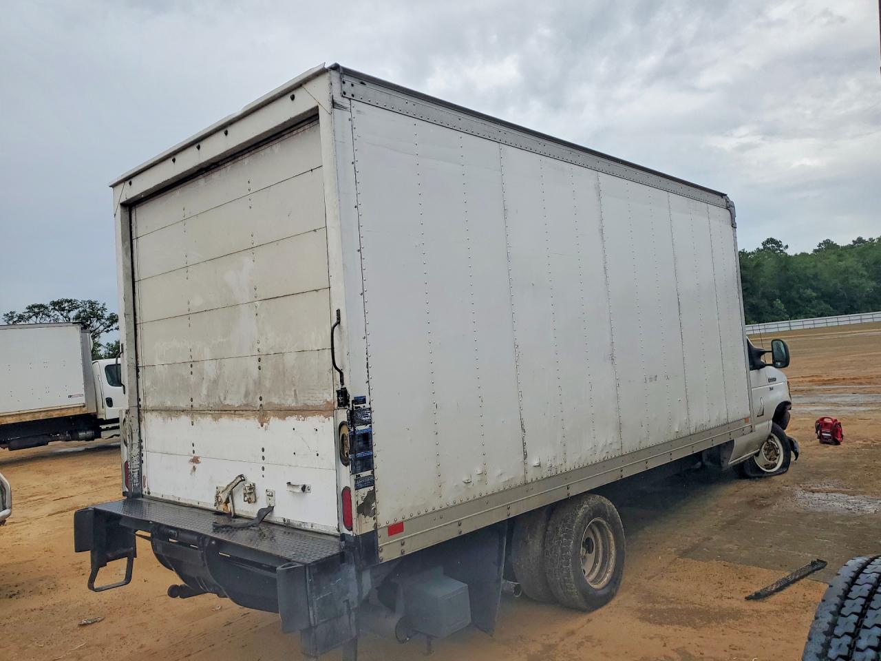 2015 FORD ECONOLINE E350 SUPER DUTY CUTAWAY VAN — снимка 3