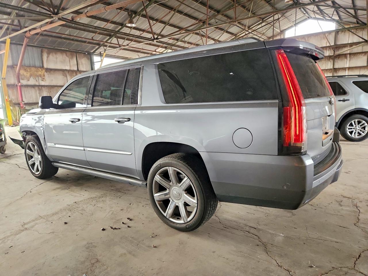2019 CADILLAC ESCALADE ESV PREMIUM LUXURY — снимка 2