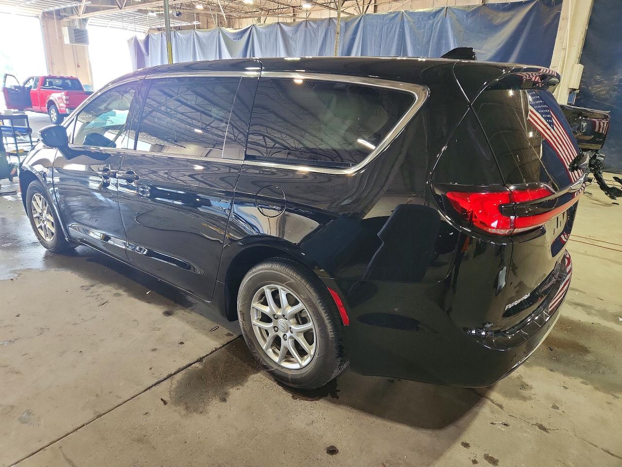 2026 CHRYSLER PACIFICA SELECT — снимка 2