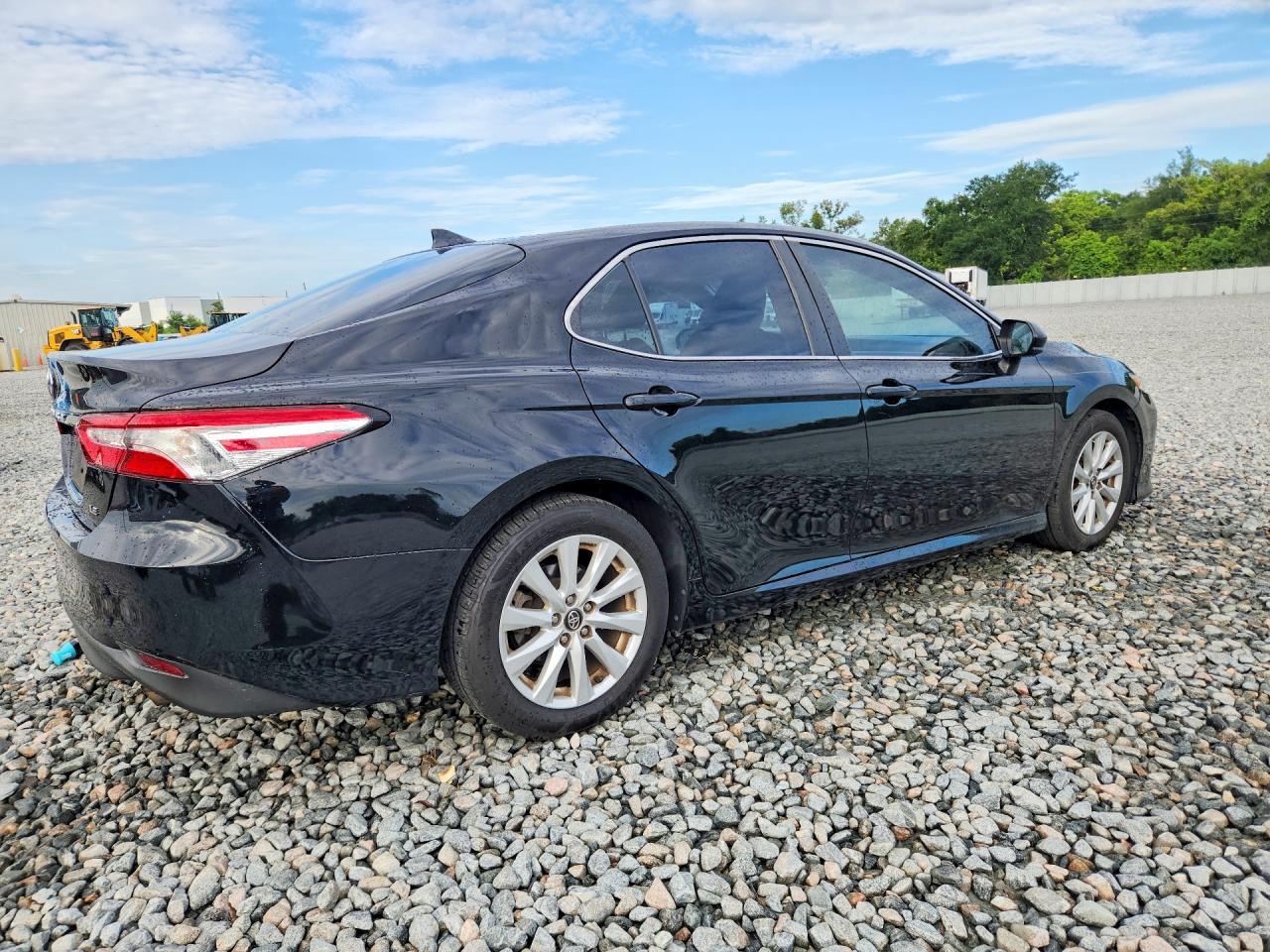 2019 TOYOTA CAMRY LE — снимка 3