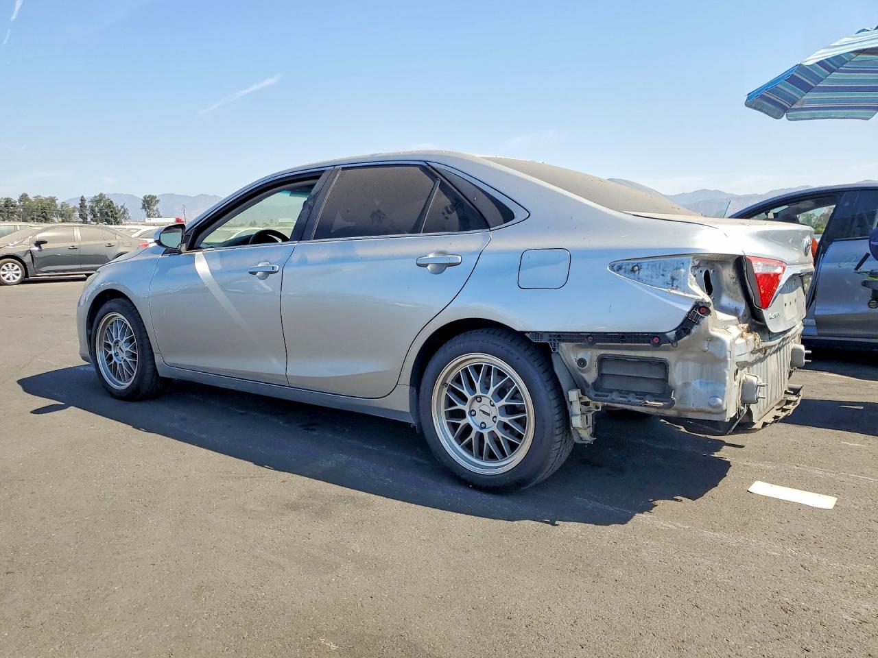 2015 TOYOTA CAMRY LE — снимка 2