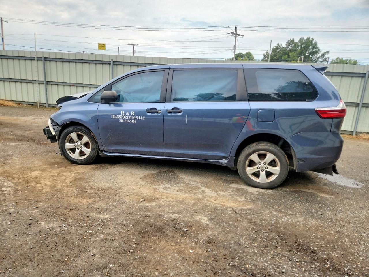 2017 TOYOTA SIENNA L 7-PASSENGER — снимка 2