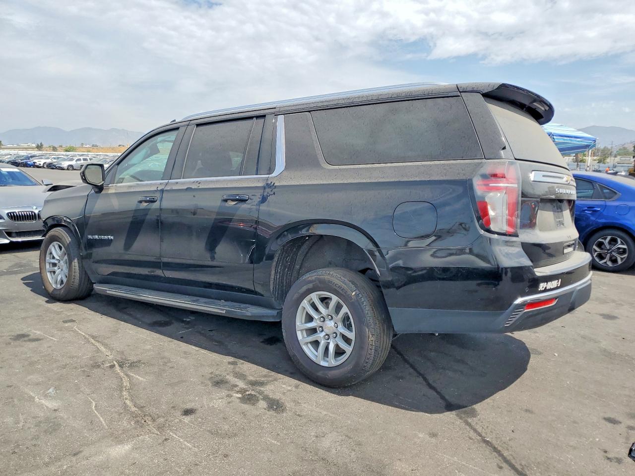 2024 CHEVROLET SUBURBAN C1500 LT — снимка 2