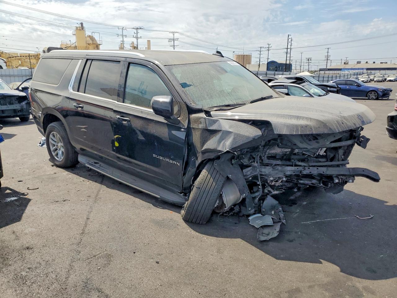 2024 CHEVROLET SUBURBAN C1500 LT — снимка 4