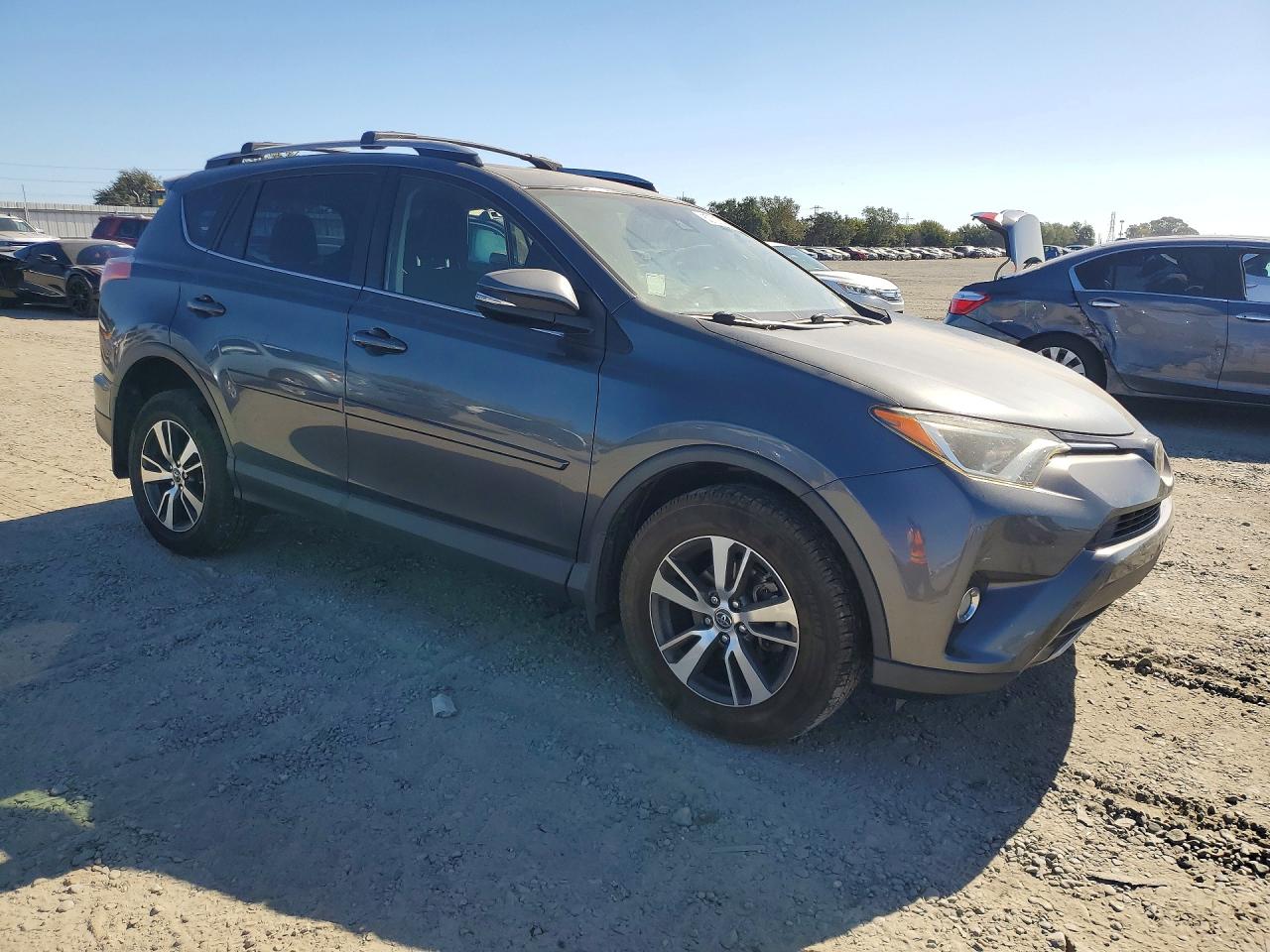 2017 TOYOTA RAV4 XLE — снимка 4