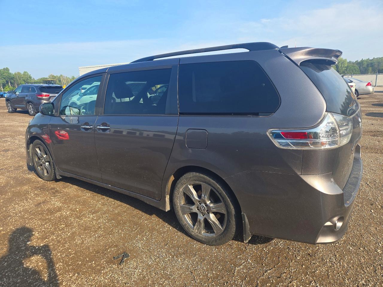 2018 TOYOTA SIENNA SE — снимка 2