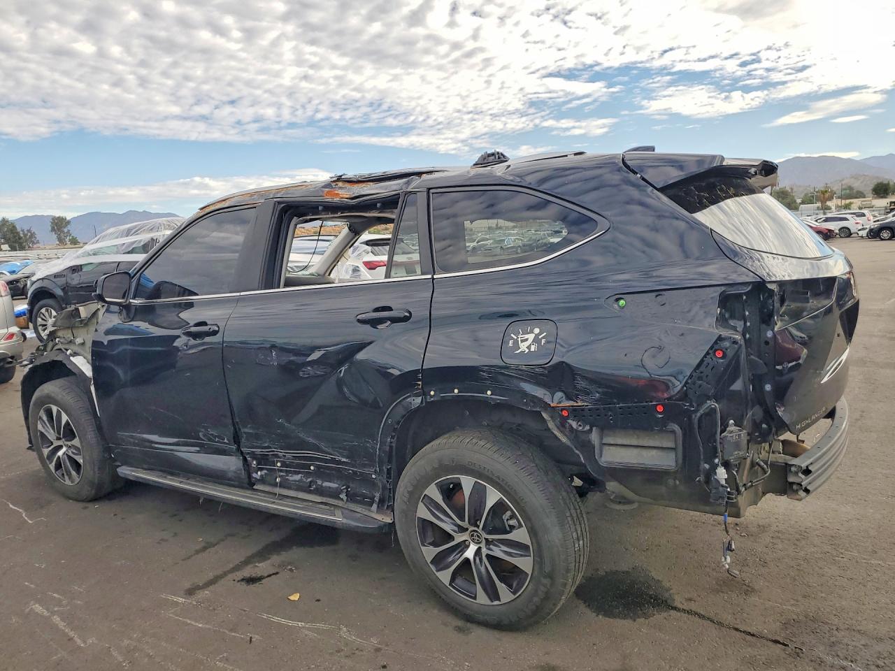 2023 TOYOTA HIGHLANDER L — снимка 2