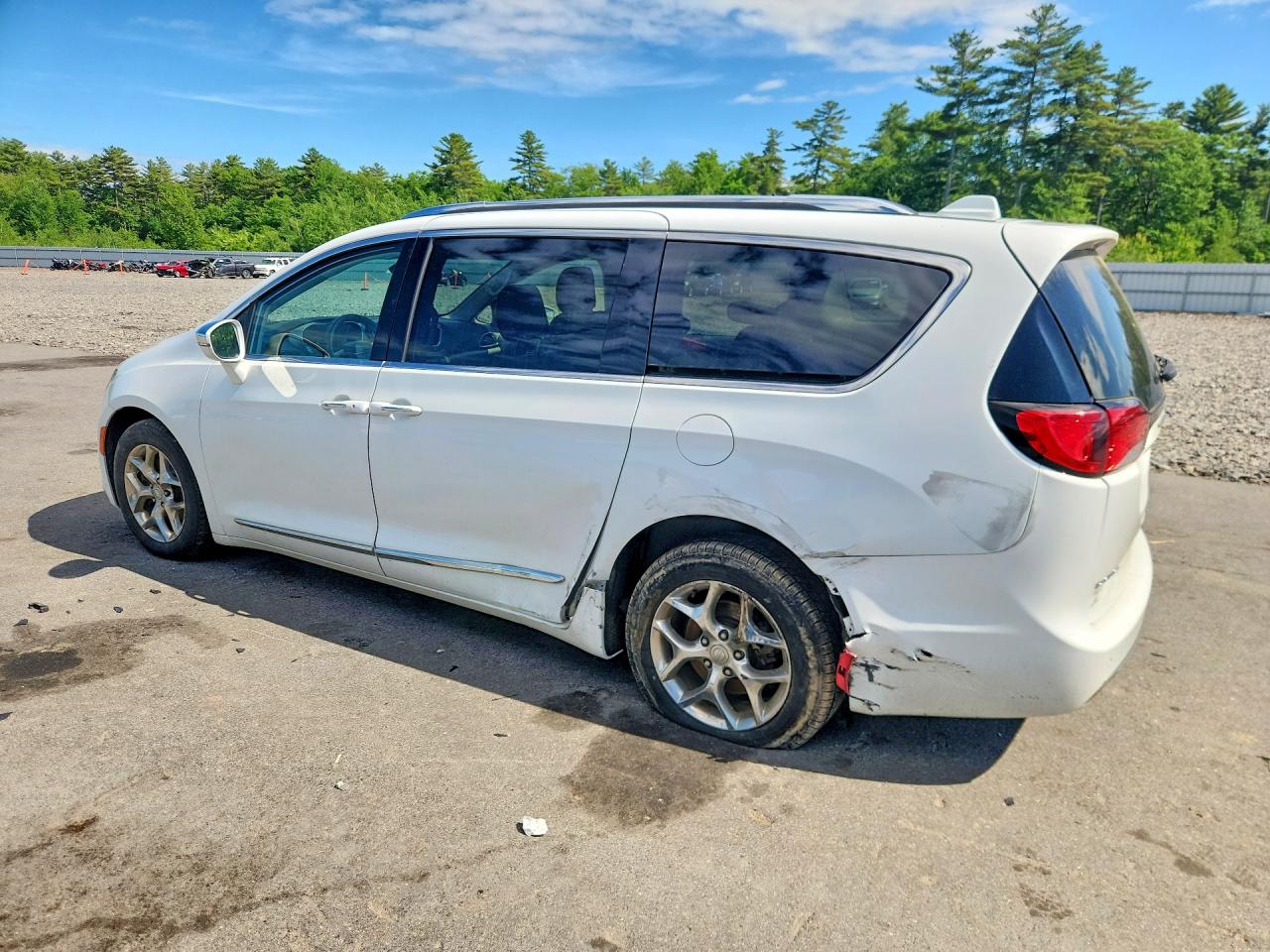 2017 CHRYSLER PACIFICA LIMITED — снимка 2