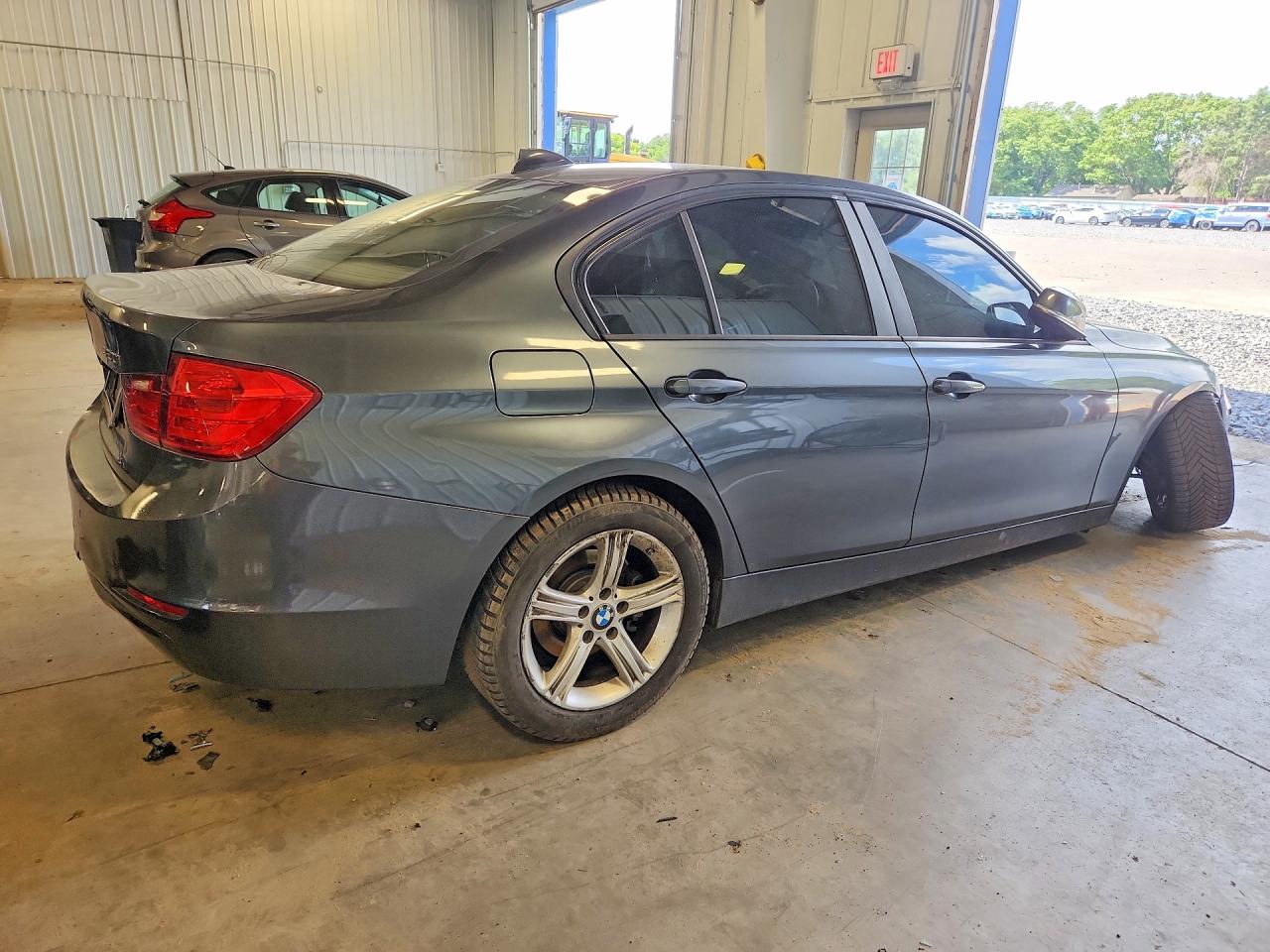 2015 BMW 320 I — снимка 3