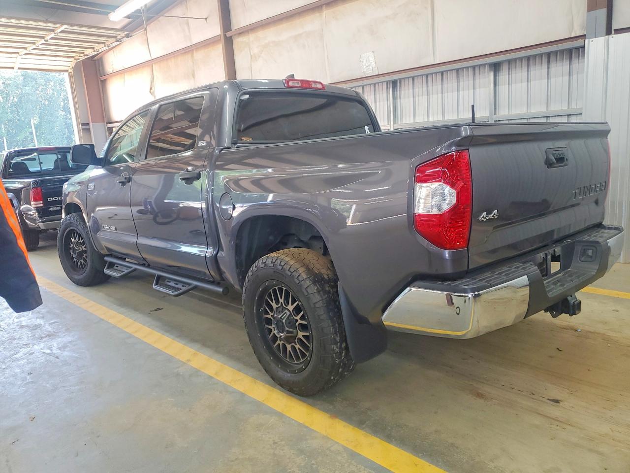 2021 TOYOTA TUNDRA SR5 — снимка 2