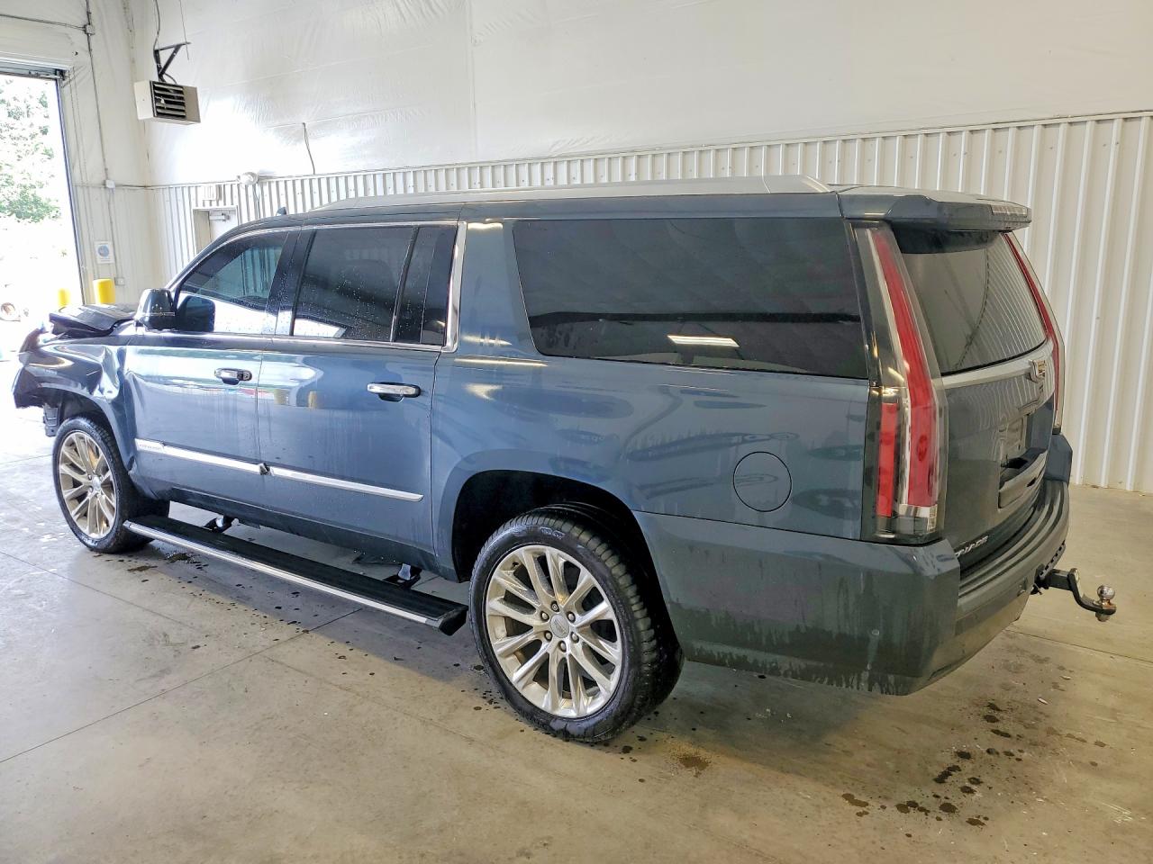 2019 CADILLAC ESCALADE ESV PREMIUM LUXURY — снимка 2