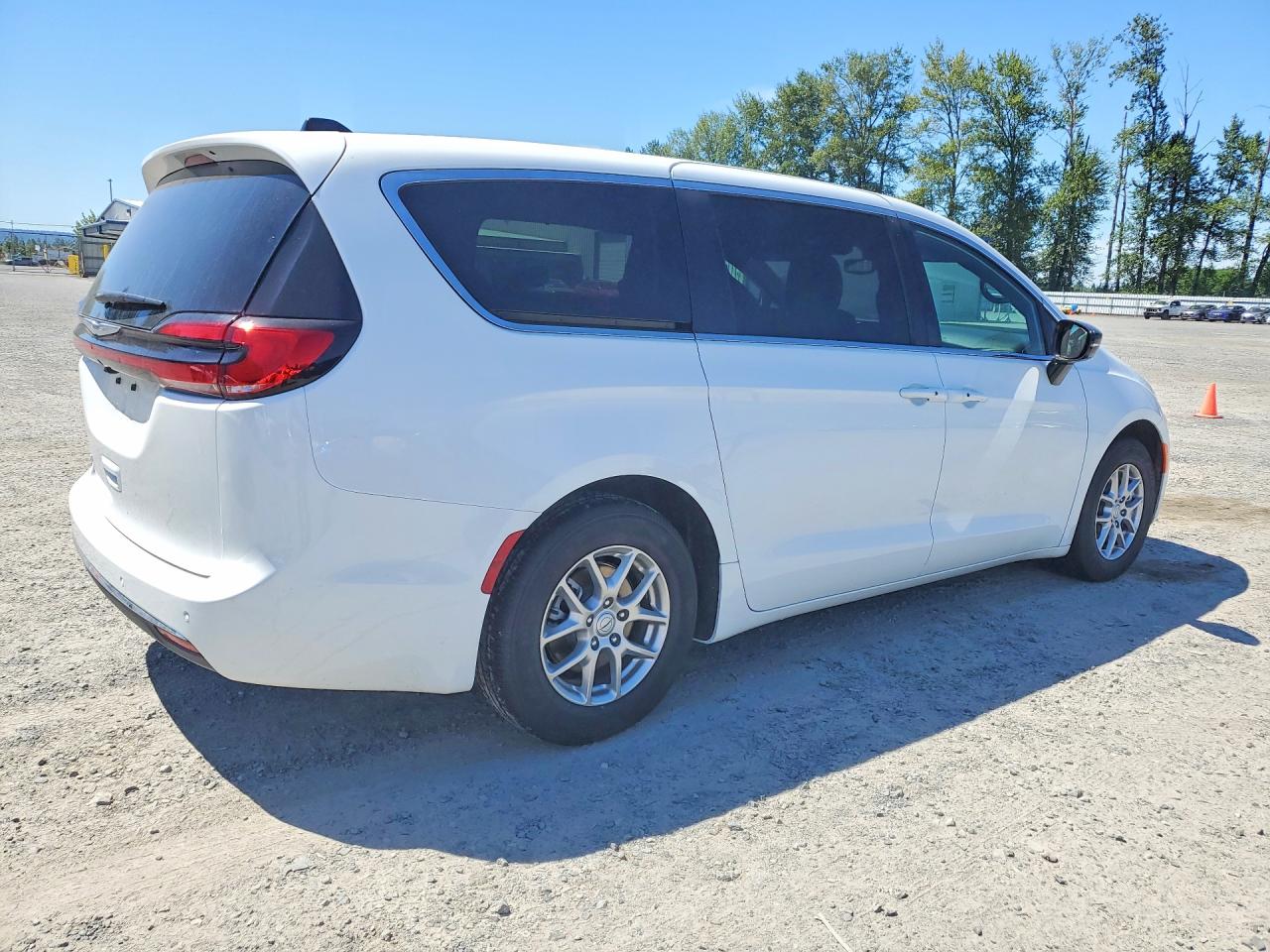 2026 CHRYSLER PACIFICA SELECT — снимка 3