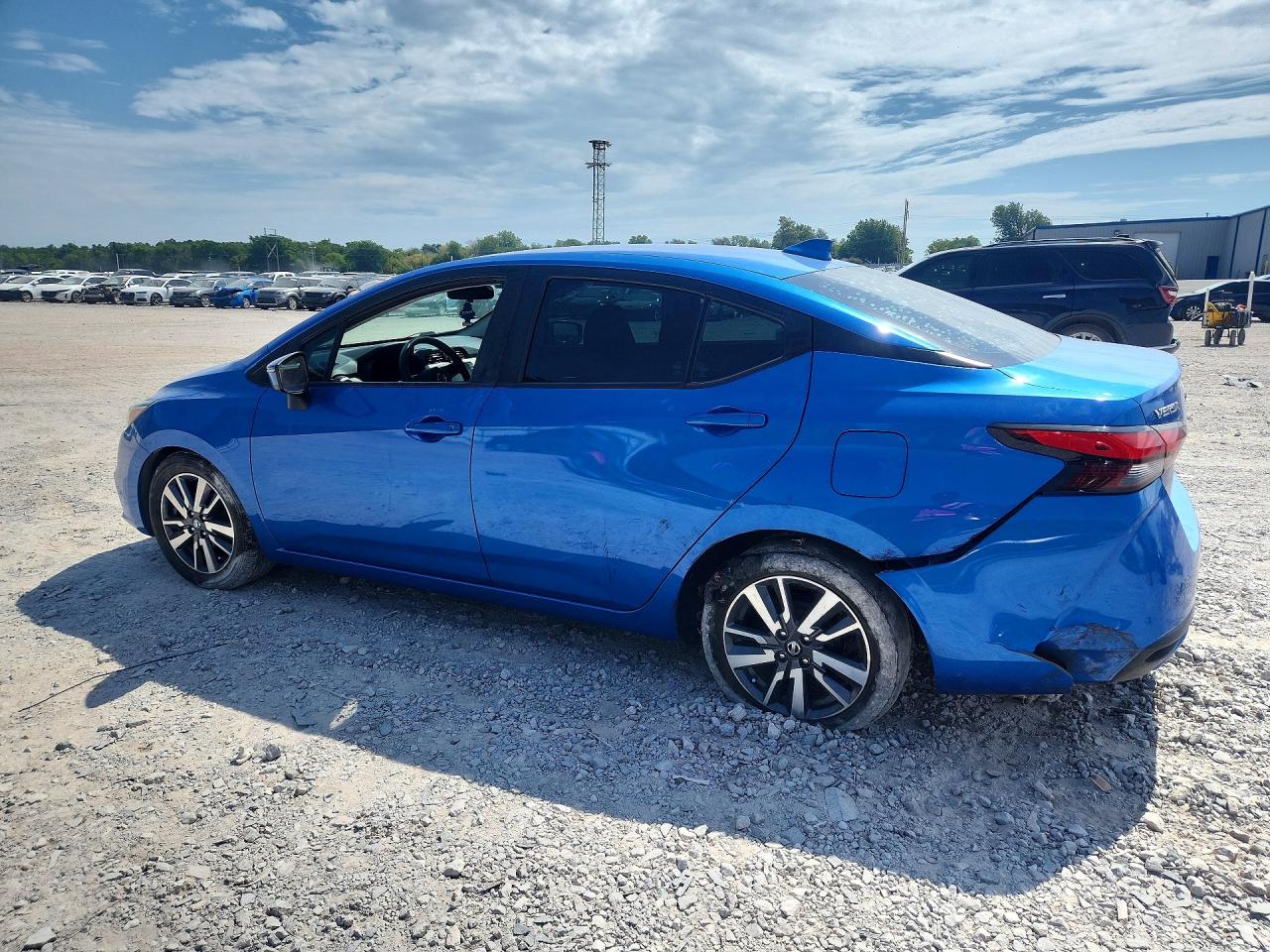 2020 NISSAN VERSA SV — снимка 2