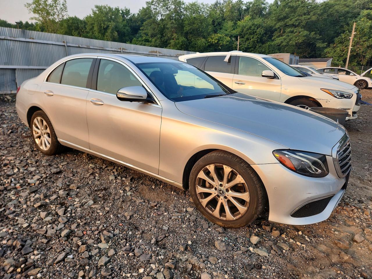 2019 MERCEDES-BENZ E 300 4MATIC — снимка 4
