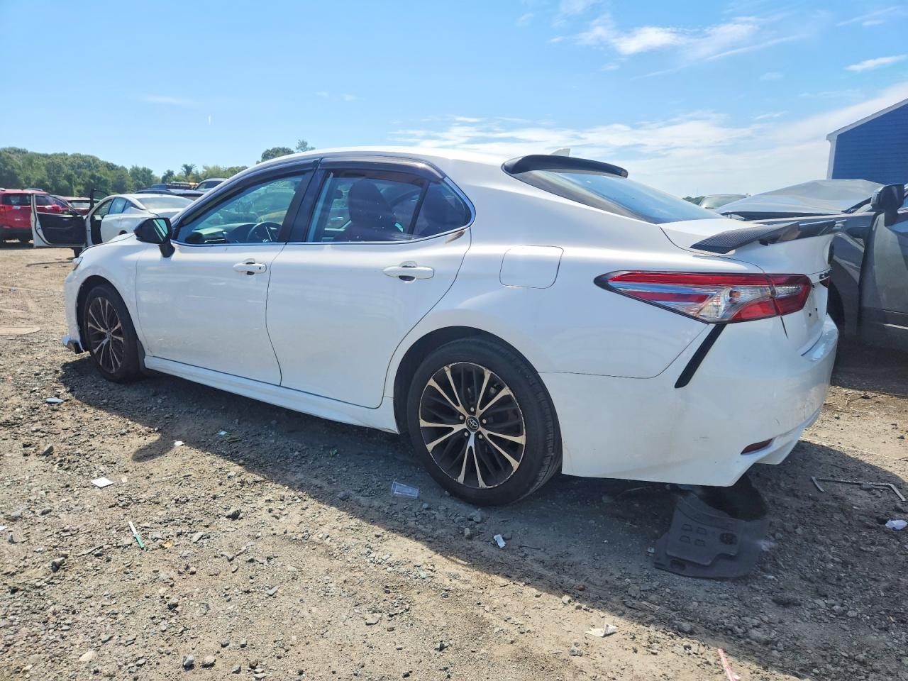 2019 TOYOTA CAMRY SE — снимка 2