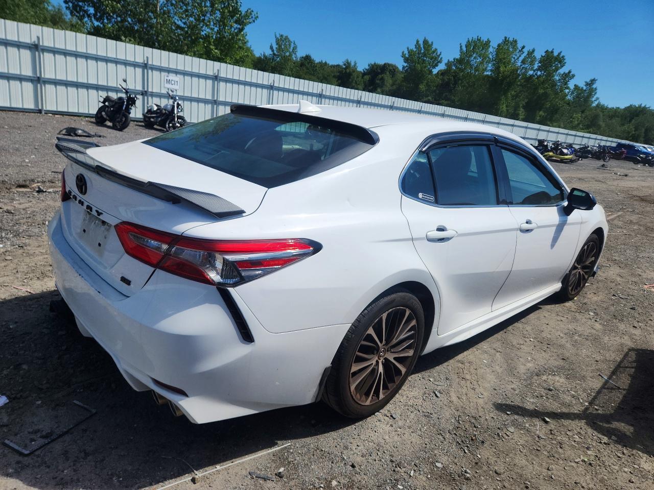 2019 TOYOTA CAMRY SE — снимка 3
