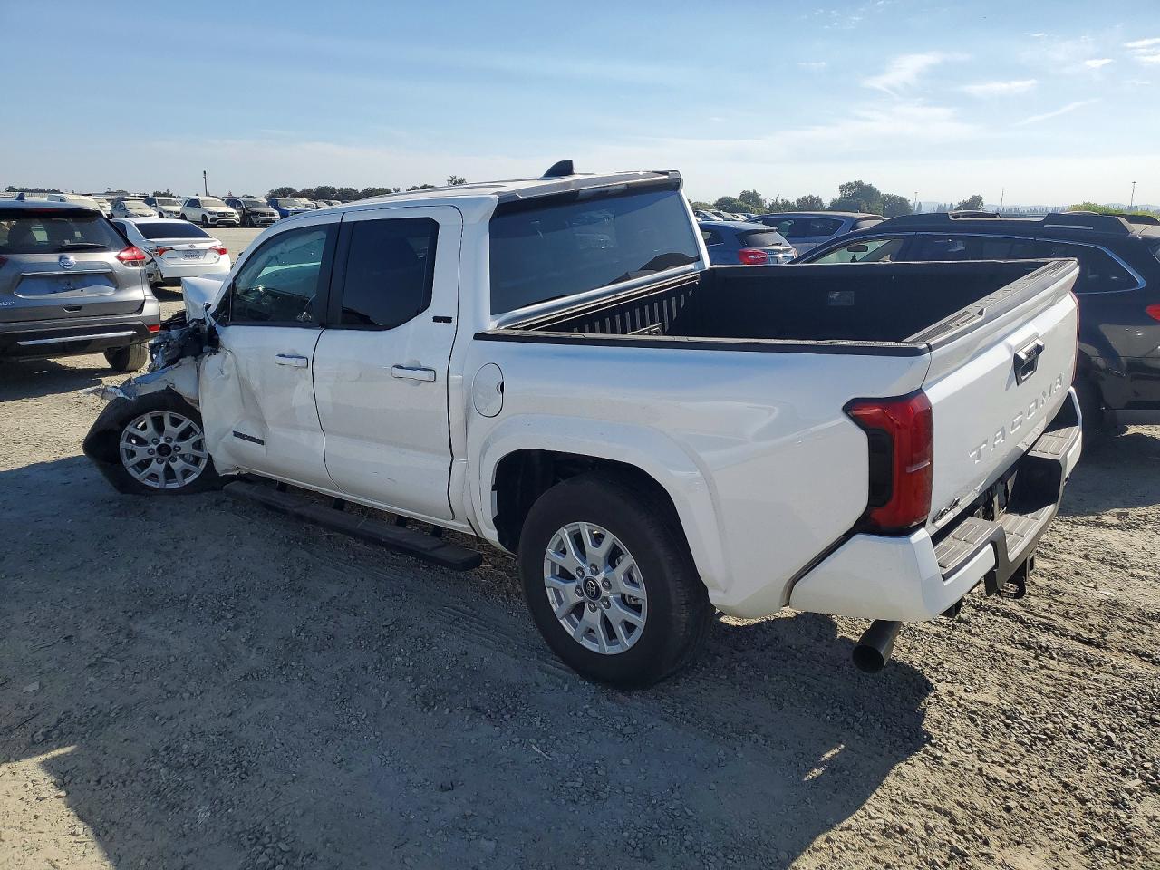 2025 TOYOTA TACOMA SR5 — снимка 2