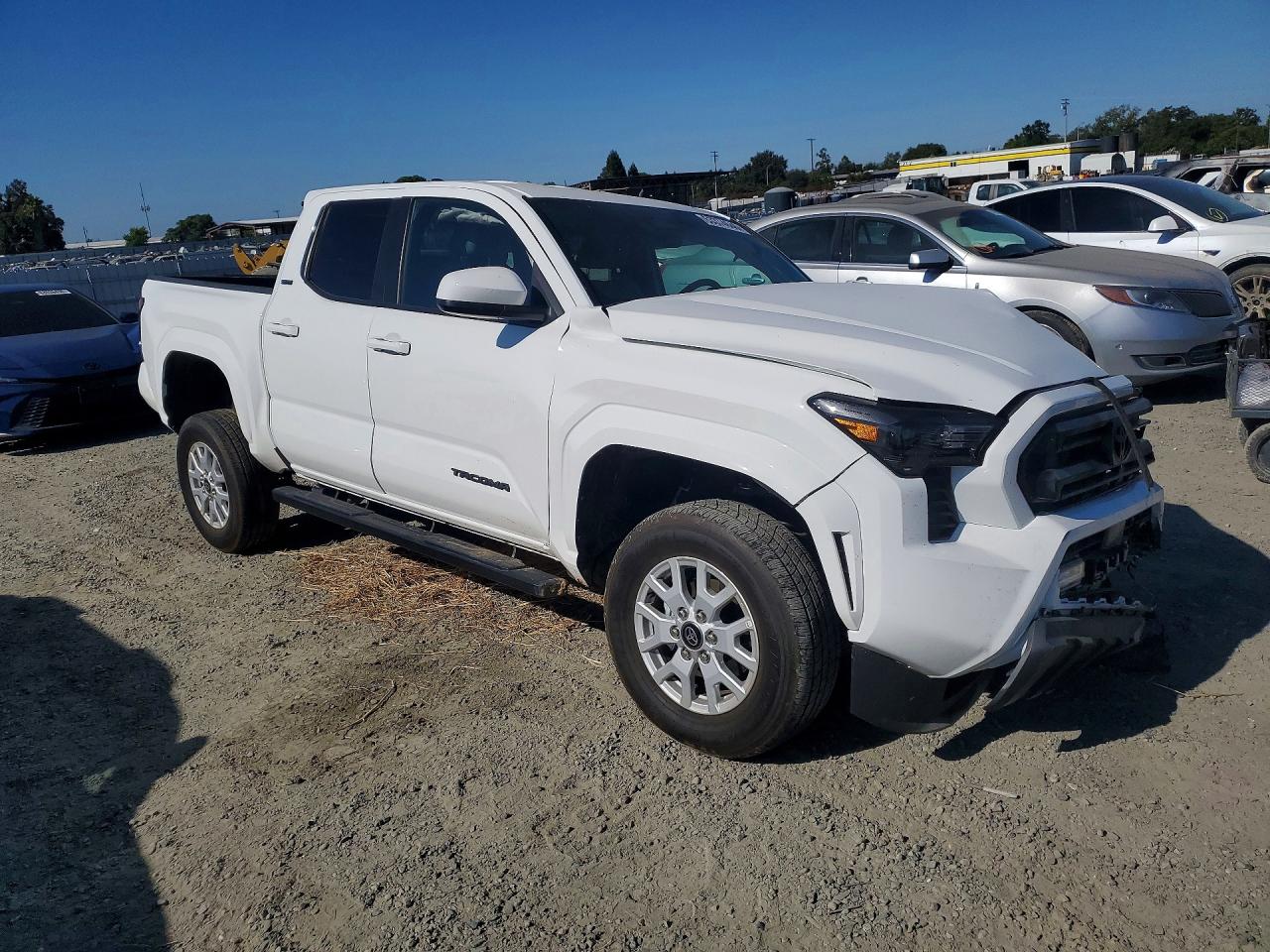 2025 TOYOTA TACOMA SR5 — снимка 4