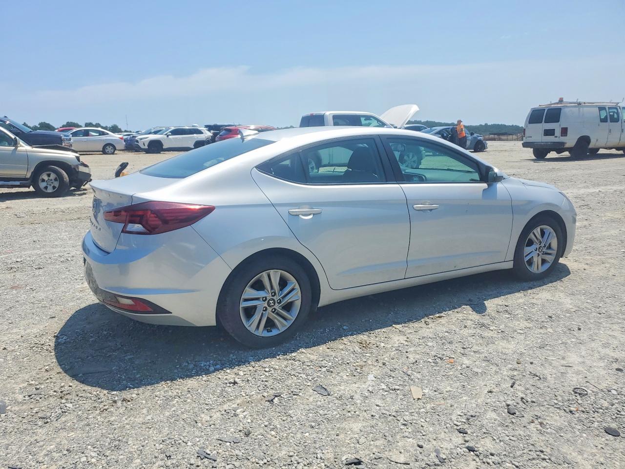 2019 HYUNDAI ELANTRA SEL — снимка 3