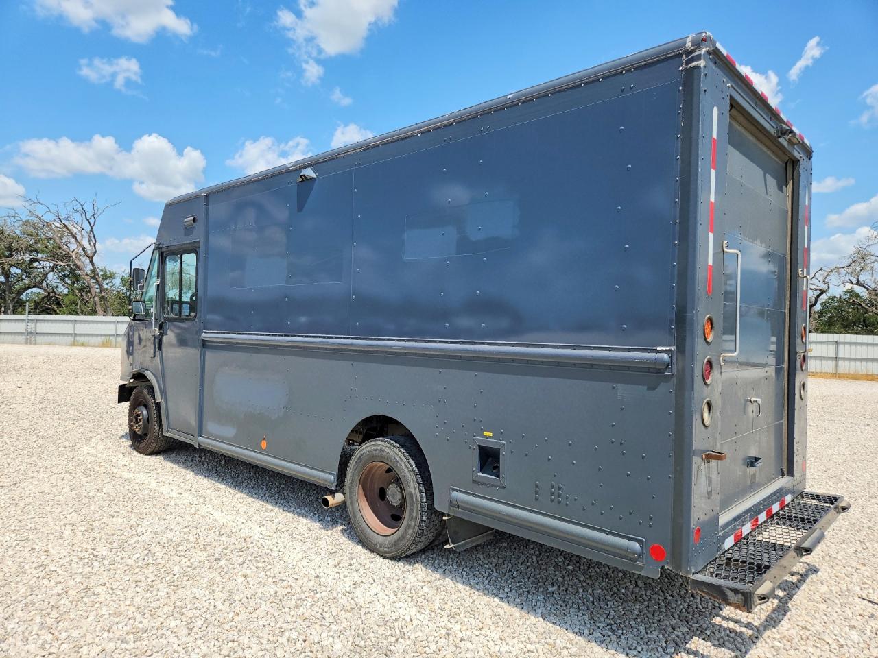 2020 FORD F59 — снимка 2