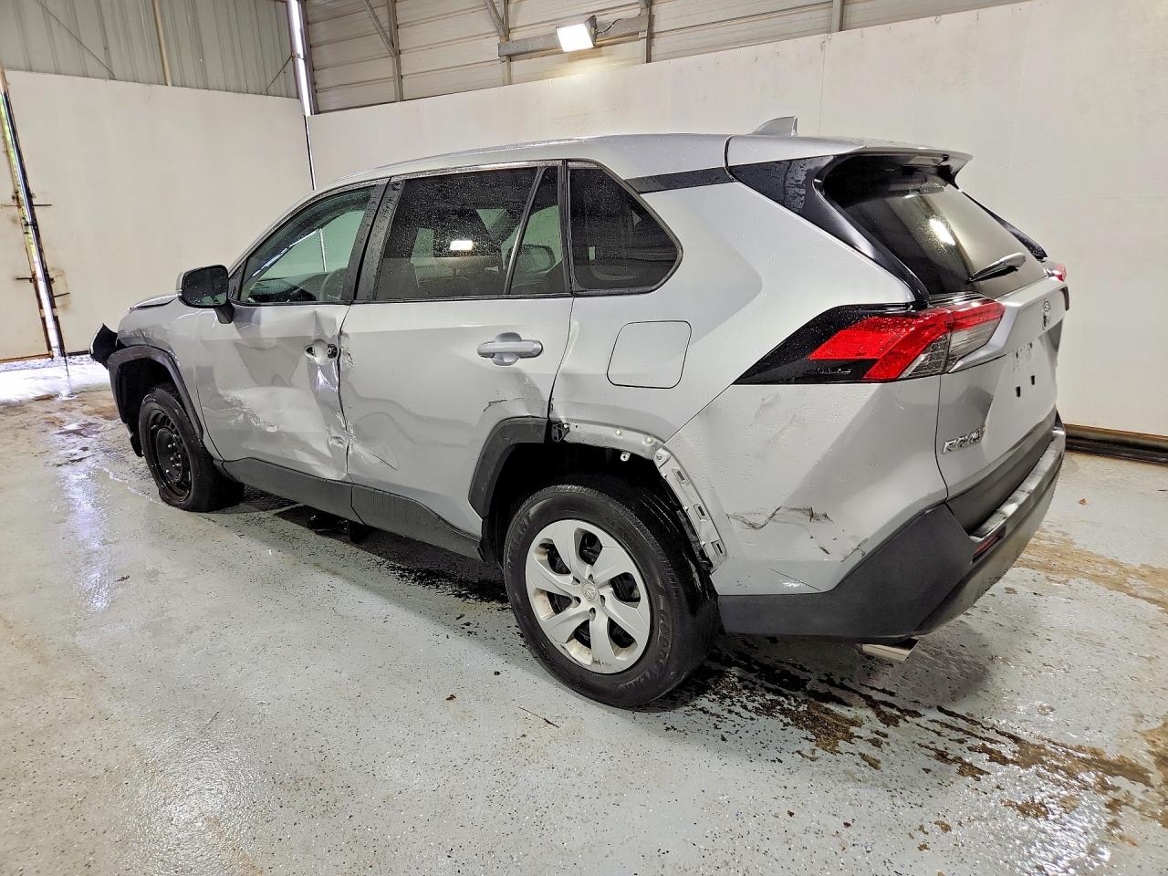 2025 TOYOTA RAV4 LE — снимка 2