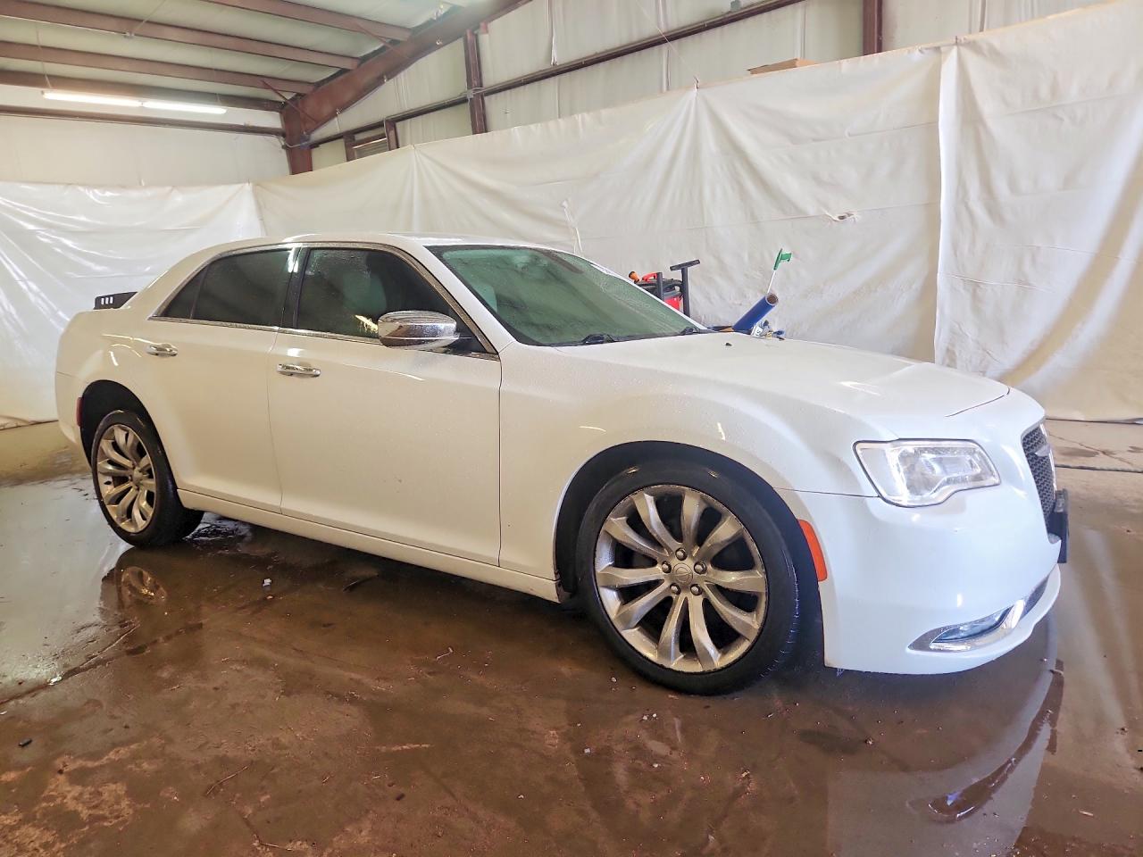 2019 CHRYSLER 300 LIMITED — снимка 4