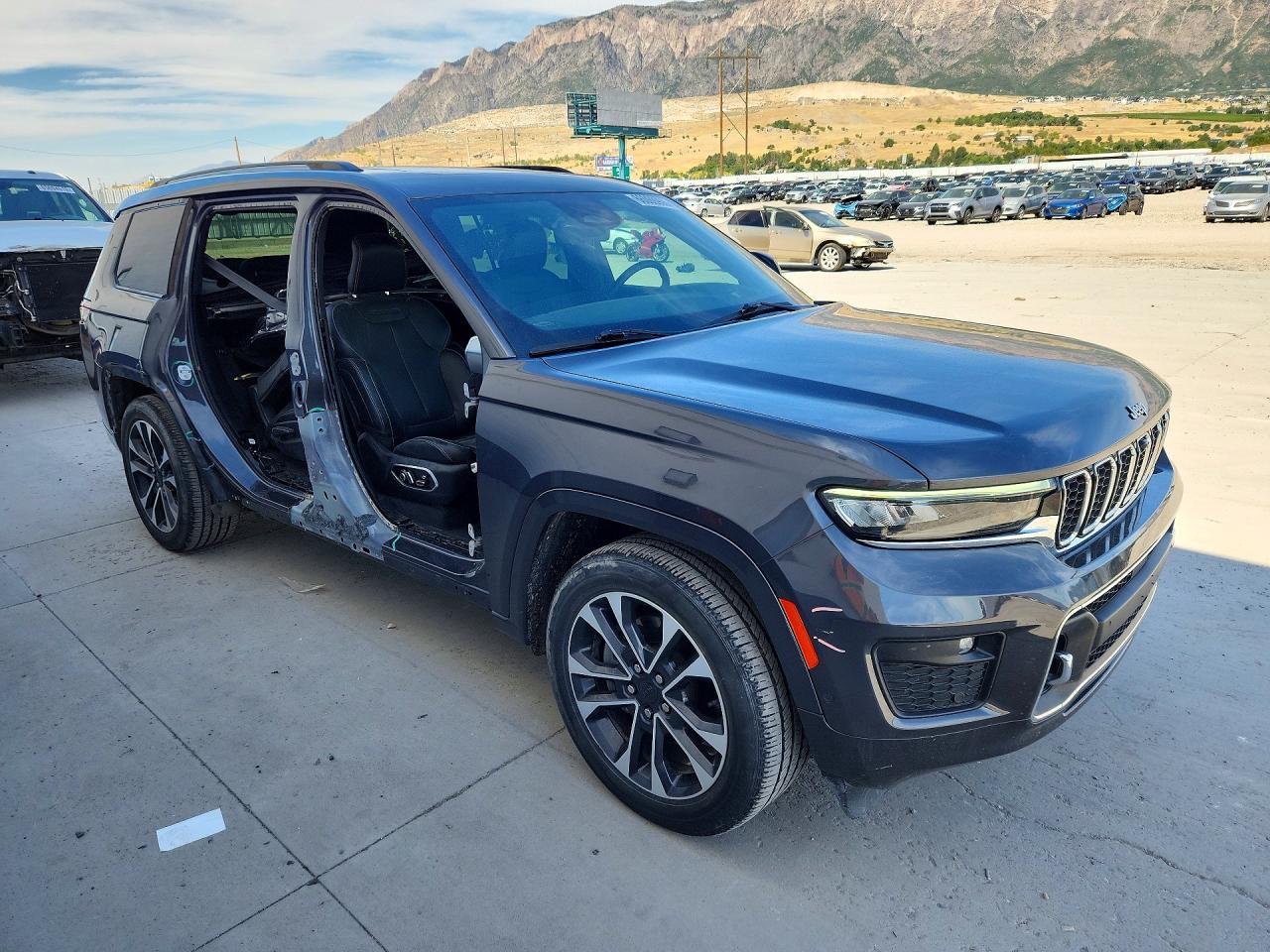 2022 JEEP GRAND CHEROKEE L OVERLAND — снимка 4
