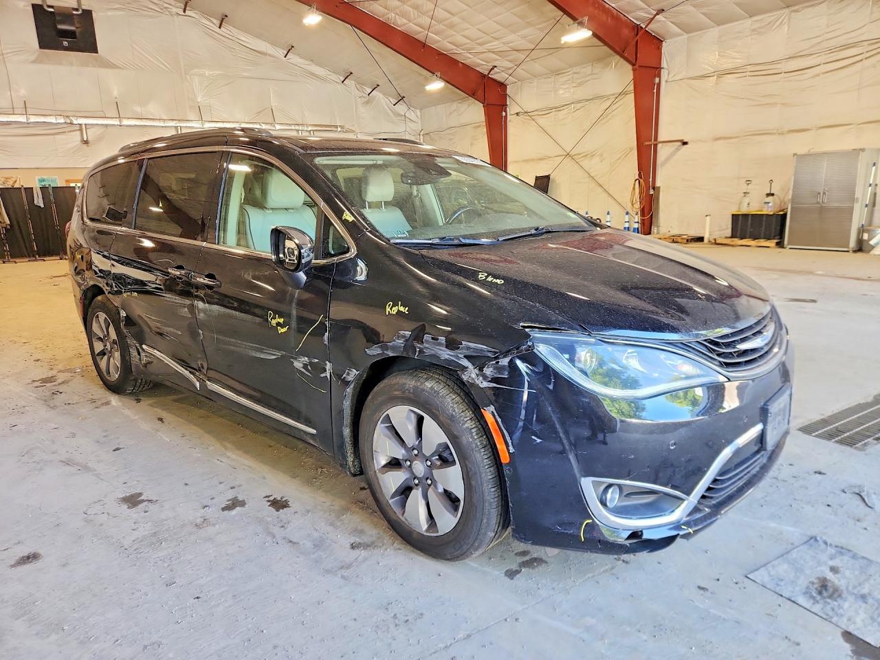 2018 CHRYSLER PACIFICA HYBRID LIMITED — снимка 4