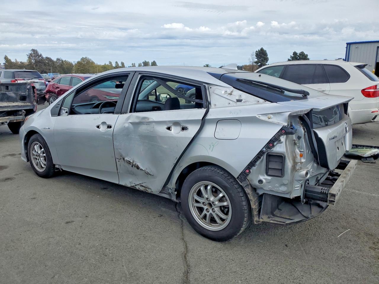 2016 TOYOTA PRIUS TWO — снимка 2