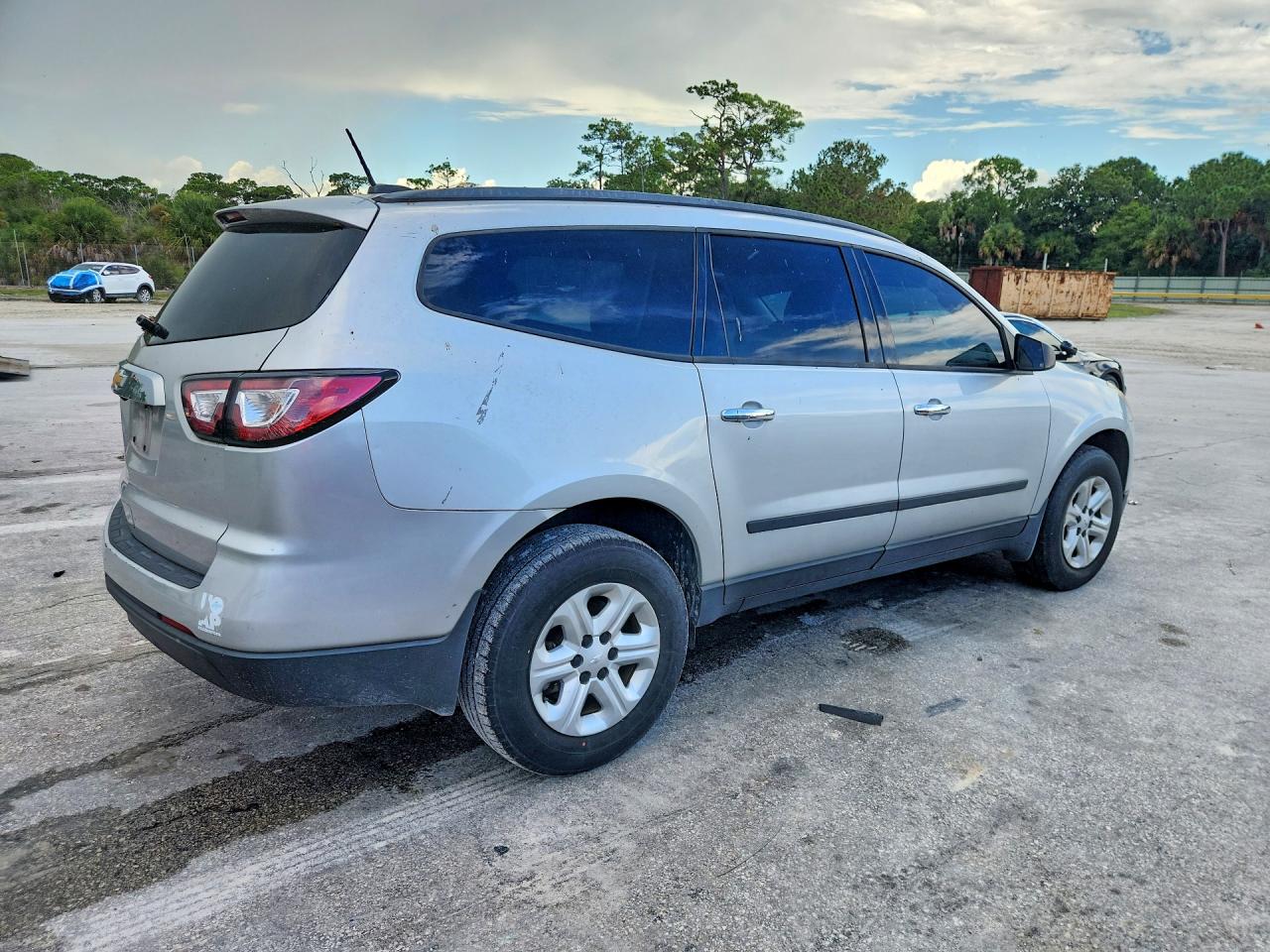 2017 CHEVROLET TRAVERSE LS — снимка 3
