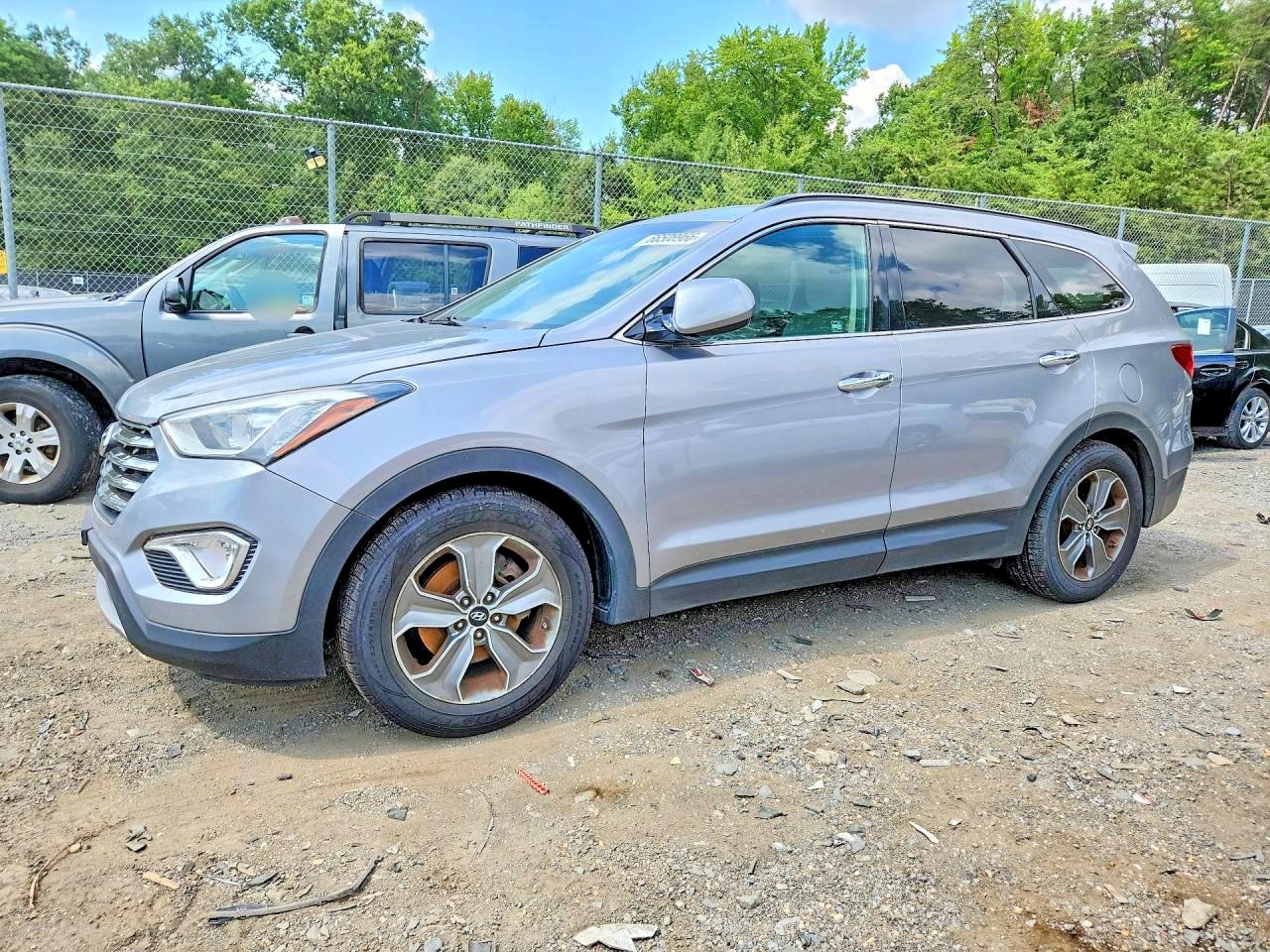 2016 HYUNDAI SANTA FE SE