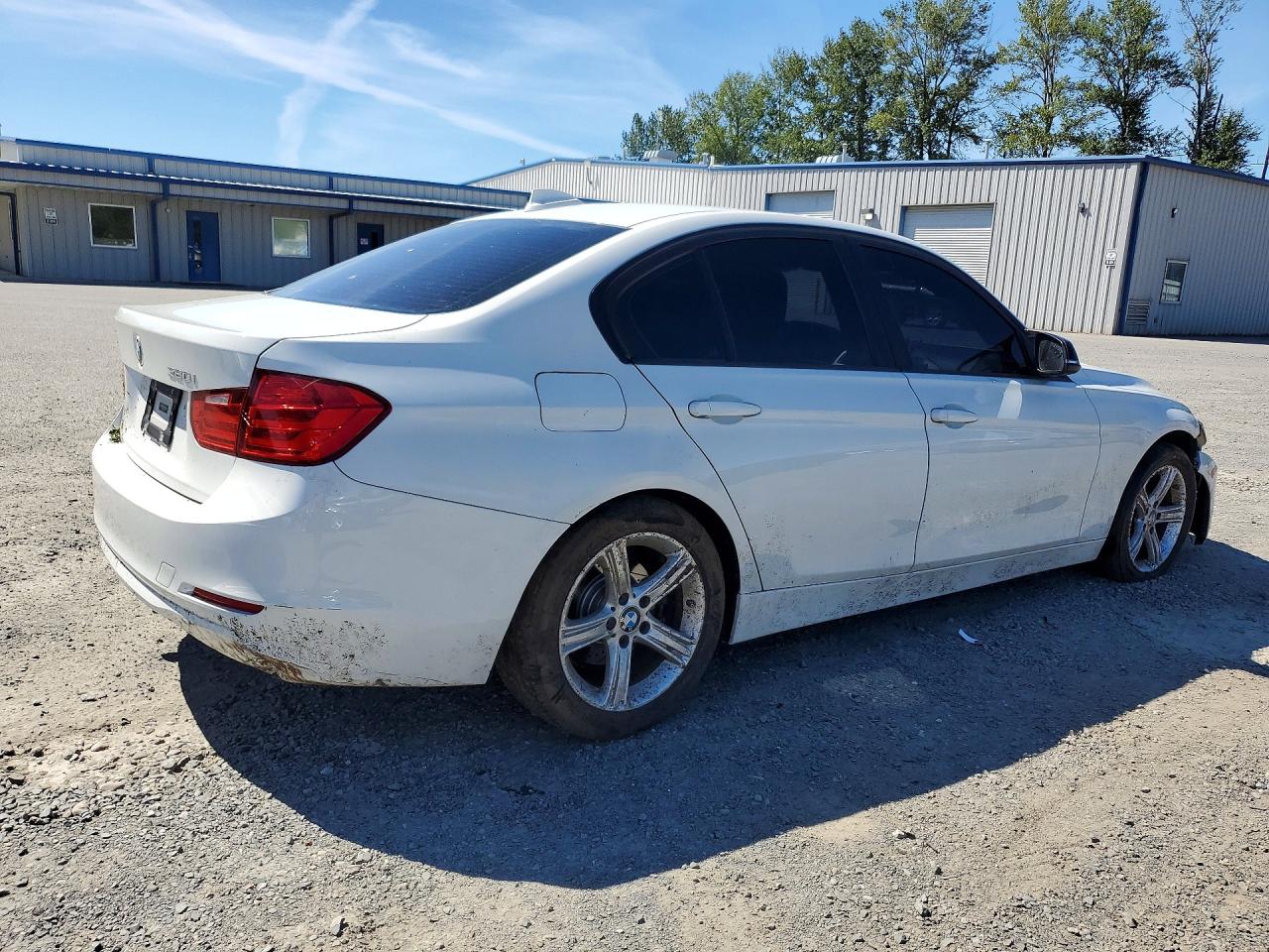 2015 BMW 320 I — снимка 3