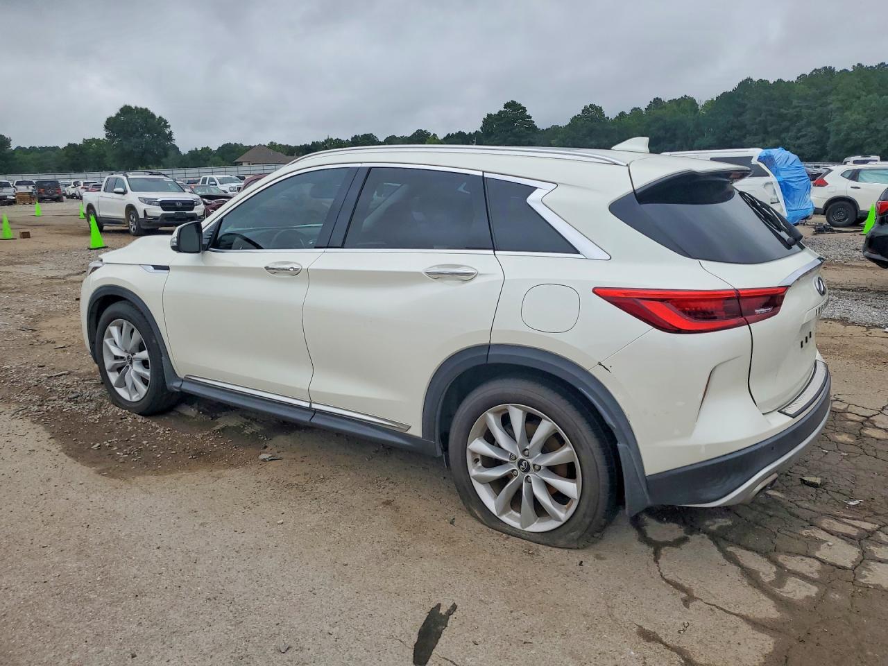 2019 INFINITI QX50 ESSENTIAL — снимка 2