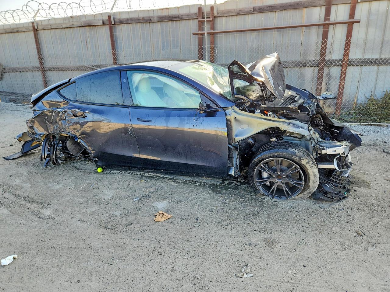 2025 TESLA MODEL Y — снимка 4
