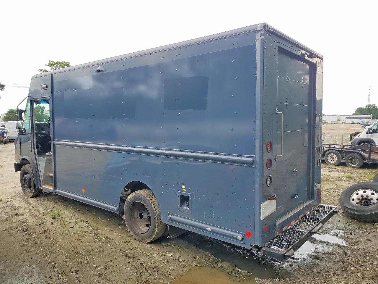 2020 FORD F59 — снимка 2